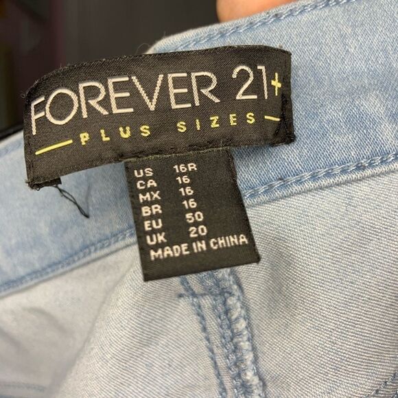 F21+ Light Denim Jeggings - Picture 7 of 7